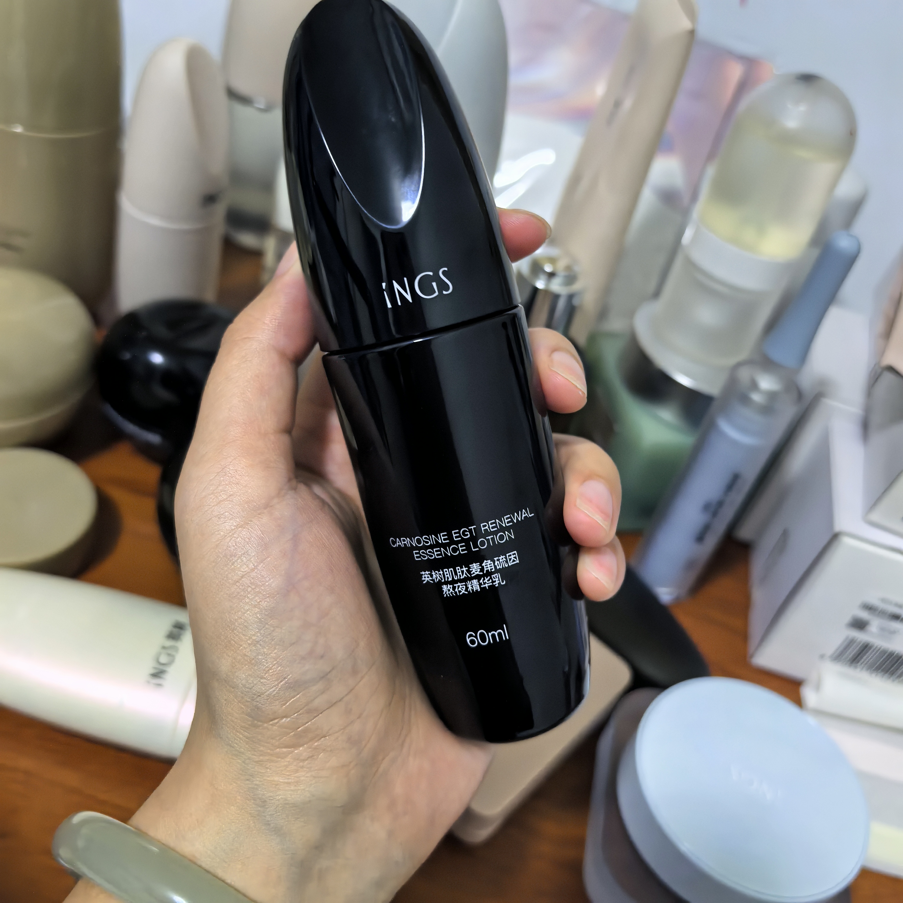 英树熬夜提亮肤色补水保湿