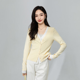 Eworld25春 假两件v领针织棉开衫女设计感短款独特别致上衣X65350
