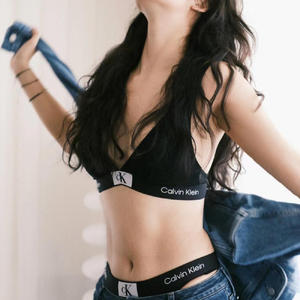 正品JENNIE同款CK内衣女无钢圈聚拢文胸96系列小方块性感运动套装