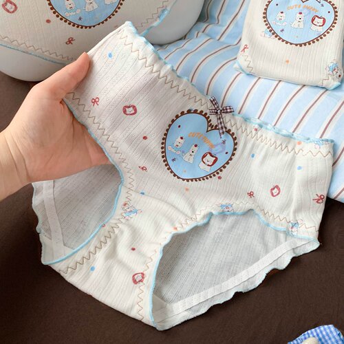 甜妹无法拒绝的俏皮少女内内~