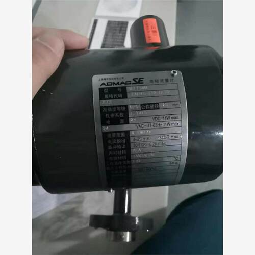 日本横河YOKOGAWA电磁流量计SE115MM-EAR4C-TT2-D1H2   DN15