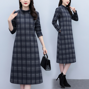 加绒加厚超好看冬装连衣裙高级感小个子气质打底冬天配大衣的裙子