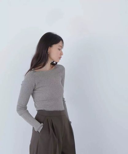 NATURAL BEAUTY BASIC 0175270810 针织上衣带细闪不退换拼单