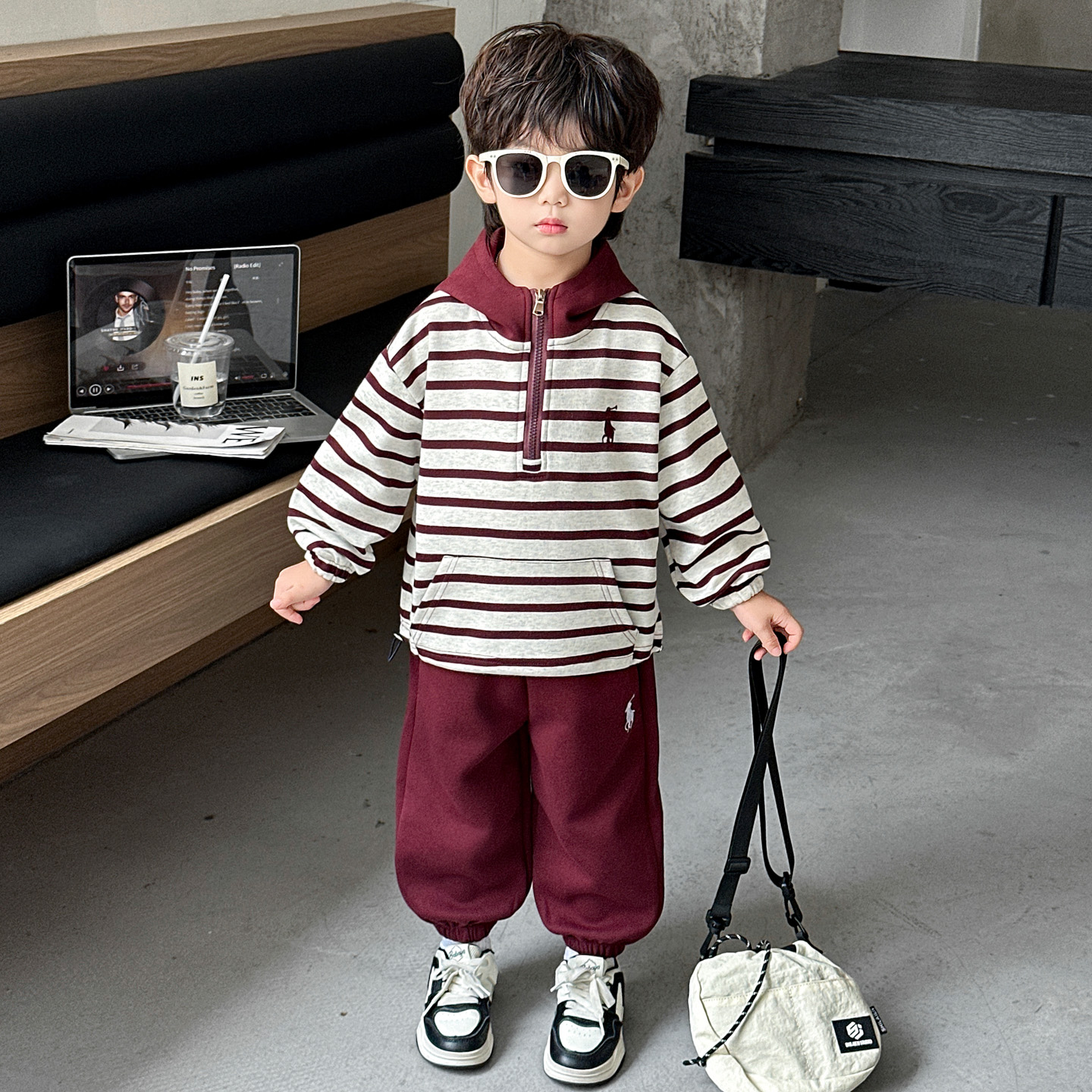 法国Anseola条纹衣服男童卫衣连帽套装秋季中小童帅气春秋两件套