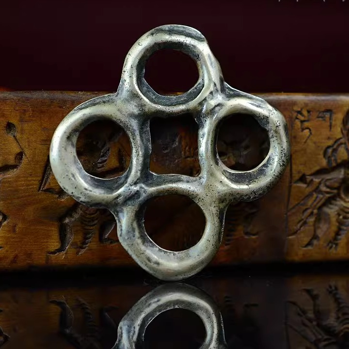 藏传四连环老天铁托甲托架挂环