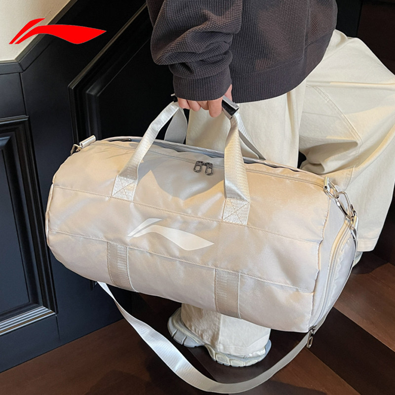 潮牌运动户外旅行斜挎包大容量旅游出差行李收纳袋登机包男女百搭
