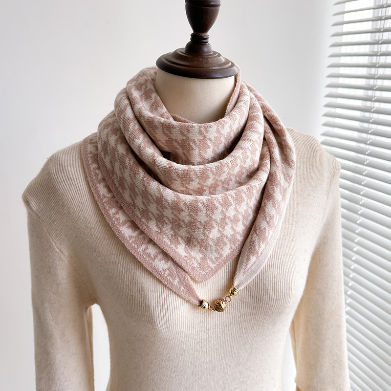 针织毛线厚围巾女秋冬季磁吸扣三角交叉妈妈搭配大衣护颈小围脖子