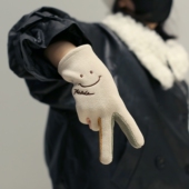 加厚细密绒感保暖手套女秋冬ins可爱高级感刺绣分指防寒护手触屏