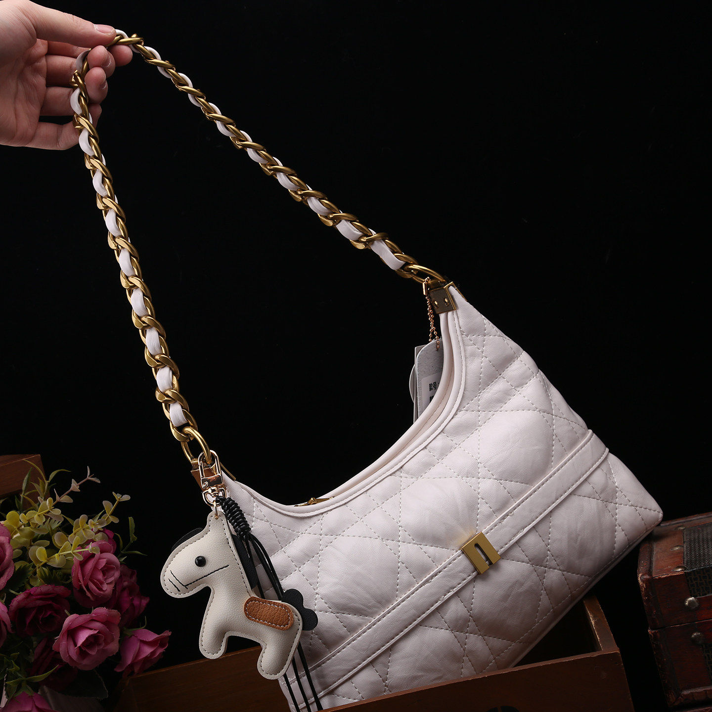 小香风菱格链条水桶包女2026新款时尚轻奢百搭高级感单肩斜挎包,箱包皮具/热销女包/男包,水桶包,淘宝优惠券,粉丝福利购,淘宝优惠卷