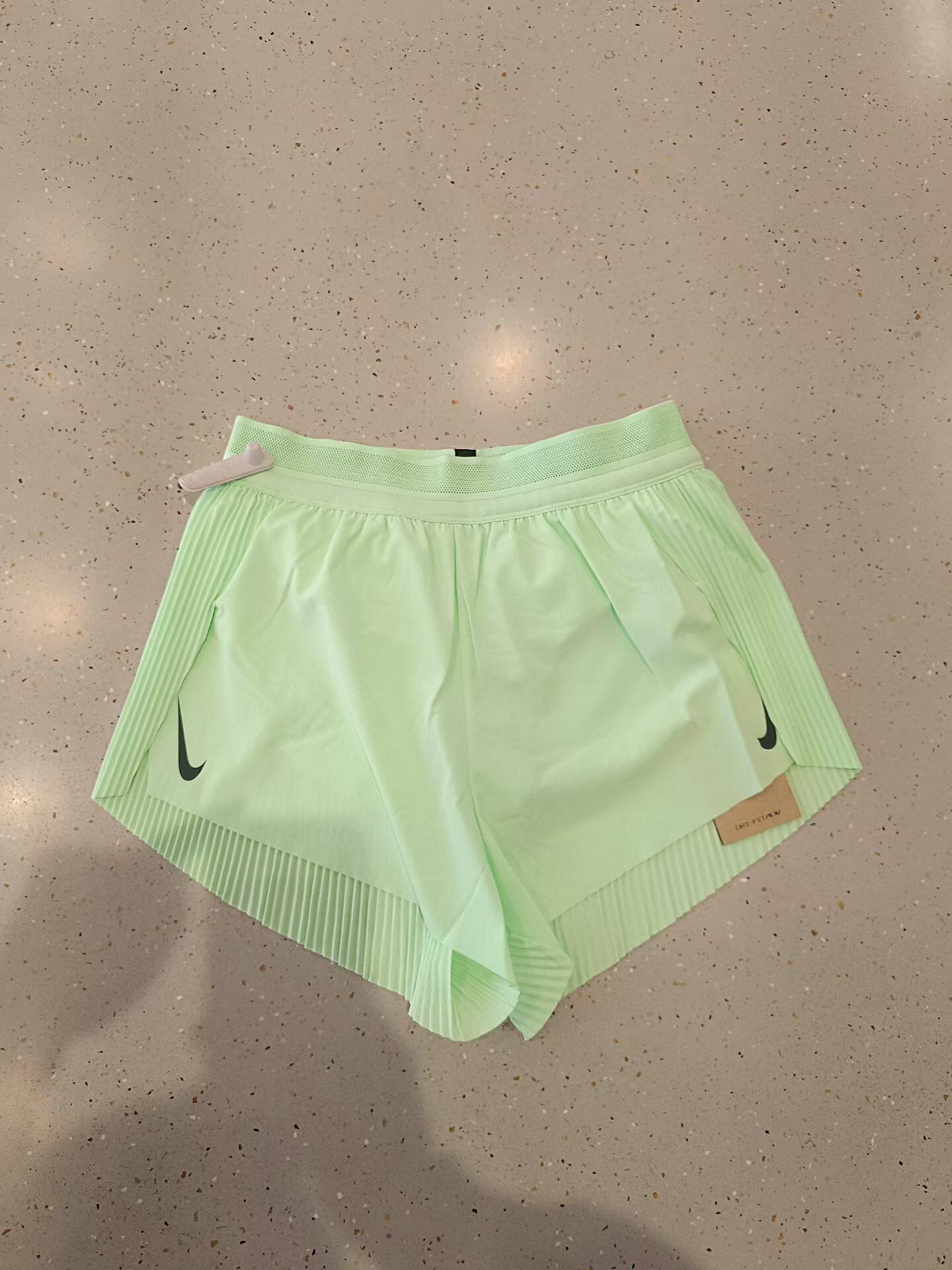 NIKE耐克 Dri-FIT ADV女子中腰跑步训练休闲透气短裤FN2329-376