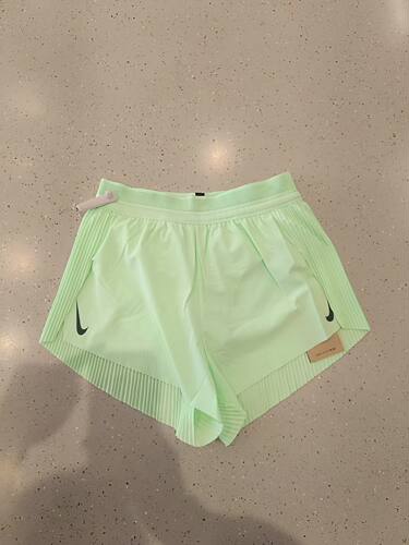 NIKE耐克 Dri-FIT ADV女子中腰跑步训练休闲透气短裤FN2329-376