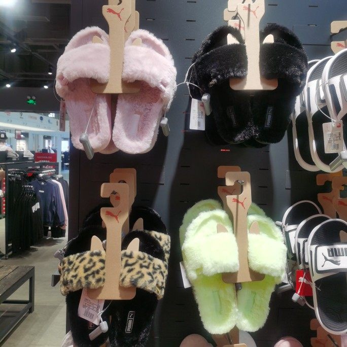 PUMA彪马春夏季女子Leadcat仿皮草毛毛绒运动拖鞋385803/385804