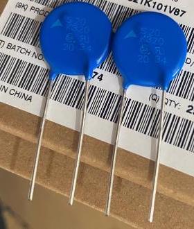 S20K320 比亚迪唐新能源充电机控制盒驱动板压敏电阻电容全新