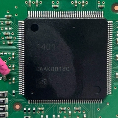1401 R7F701401EAFB 汽车电脑板CPU芯片RENESAS TQFP144脚 空白