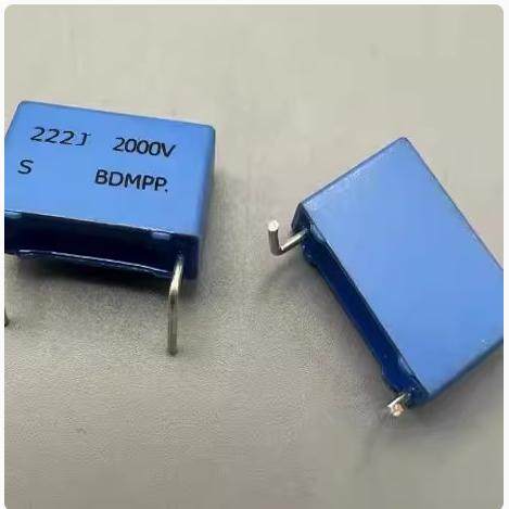 2N2 2.2NF 222J 2000V 2KV 新能源充电机电容2脚脚距15m 17*12*6