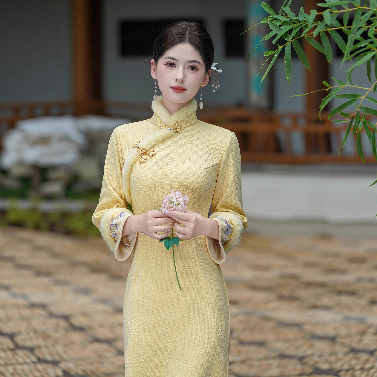 黄色新中式改良旗袍2025秋冬款长袖加绒加厚年轻少女气质高端旗袍