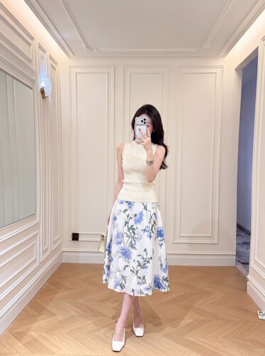 白小云/【一念奇兰】法式油画仿丝毛印花A摆半身裙