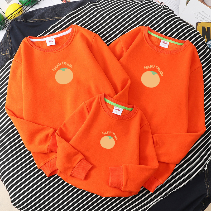 一家三口亲子装女洋气橘色