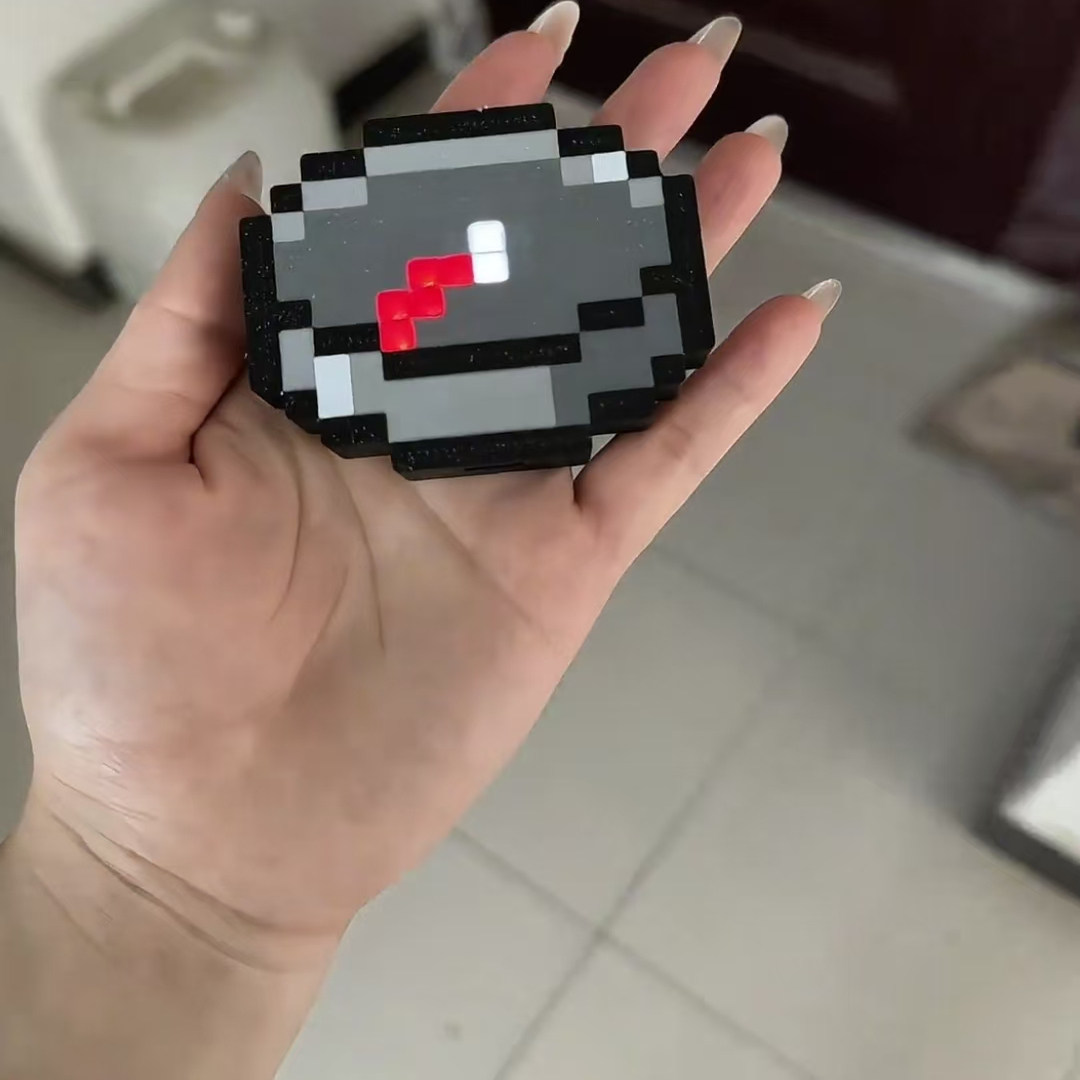 我的世界指南针磁吸游戏周边3d打印钥匙扣简约像素挂件送礼物新款图片