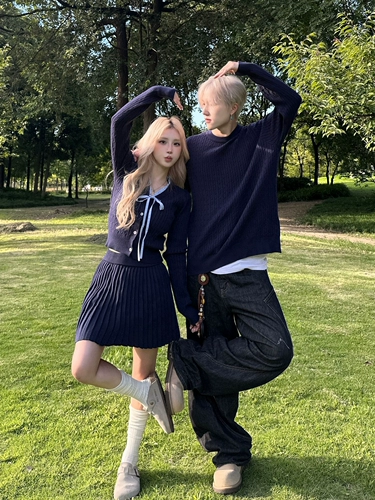 Свитер подходит для мужчин и женщин, осенняя демисезонная парная одежда для влюбленных, трикотажная мини-юбка, комплект, изысканный стиль