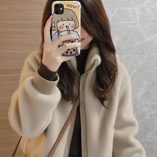 独特漂亮的初冬浅咖色毛茸茸加绒加厚小香风短款羊羔绒外套女冬季