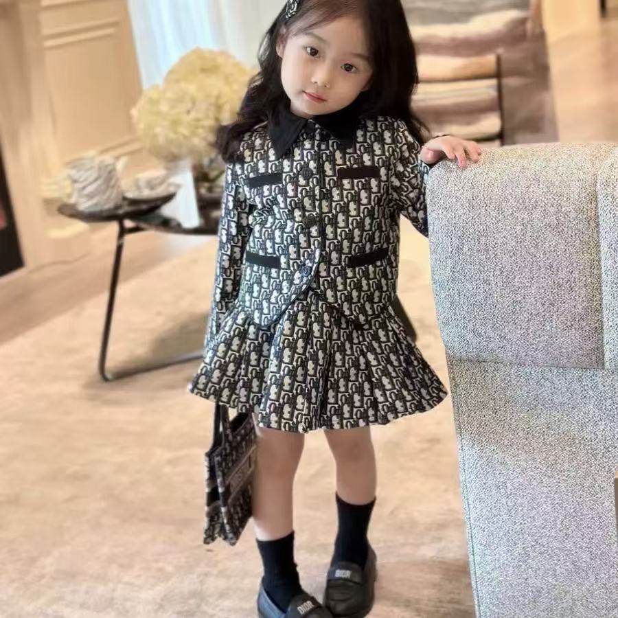 女童小香风套装2025新款儿童春秋款洋气西装外套百褶裙两件套装裙
