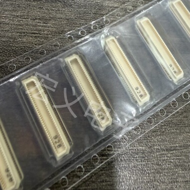 松下原装 AXK670347YG 0.5间距 70P 现货 AXK670345J