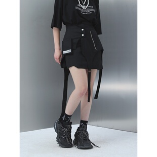 harsh and cruel/桀骜不驯多裁片设计机能不规则层次感高腰短裙