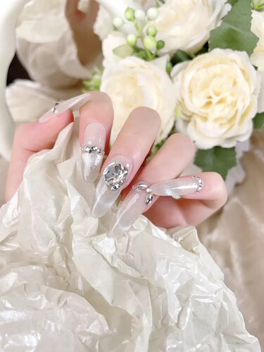 White Gradient Cat Eye Big Diamond Almond Press On Nails