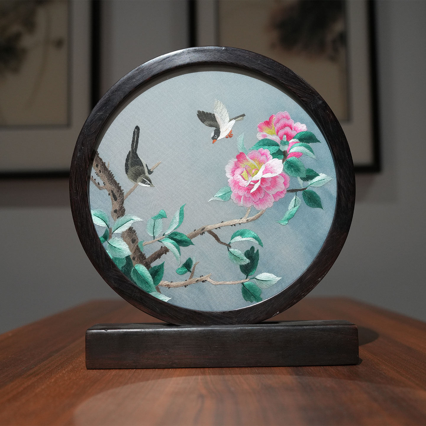 纯手工苏绣鸟语花香办公室书房桌面圆形装饰摆件新中式花鸟刺绣画,家居饰品,桌面摆件,淘宝优惠券,粉丝福利购,淘宝优惠卷