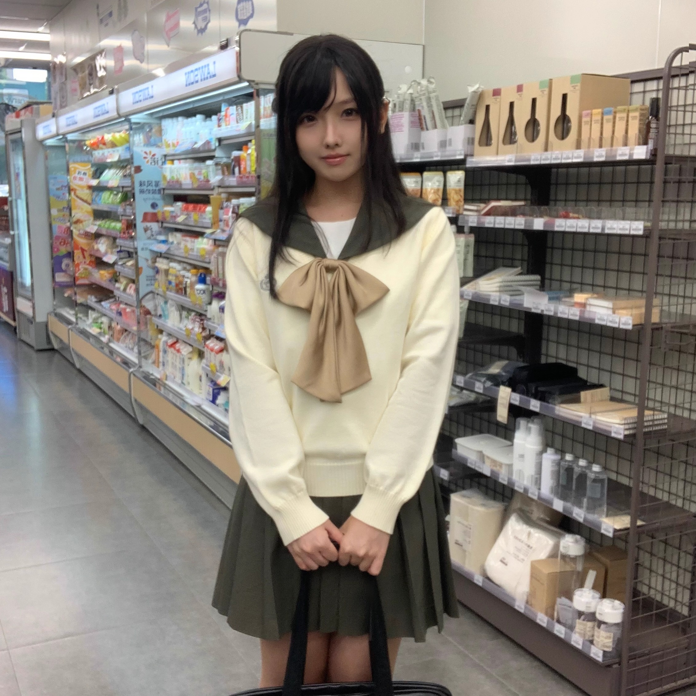 【潘特维拉】套头毛衣白色V领学院风软糯甜美百搭叠穿内搭针织衫