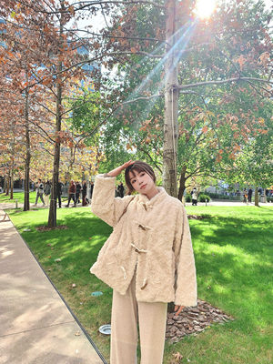 Komorebis刷花兔毛小立领牛角扣短外套可爱气质