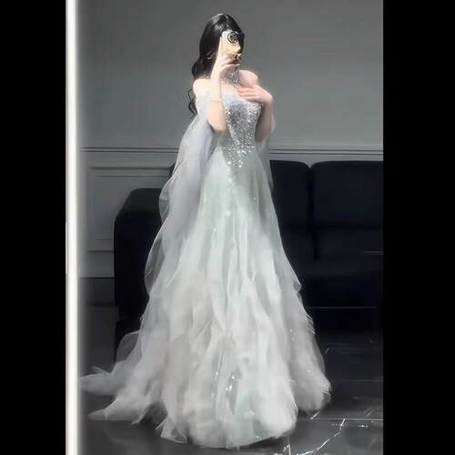 一字肩重工晚礼服女2025新款亮闪仙气订婚新娘晨袍晨拍结婚敬酒服