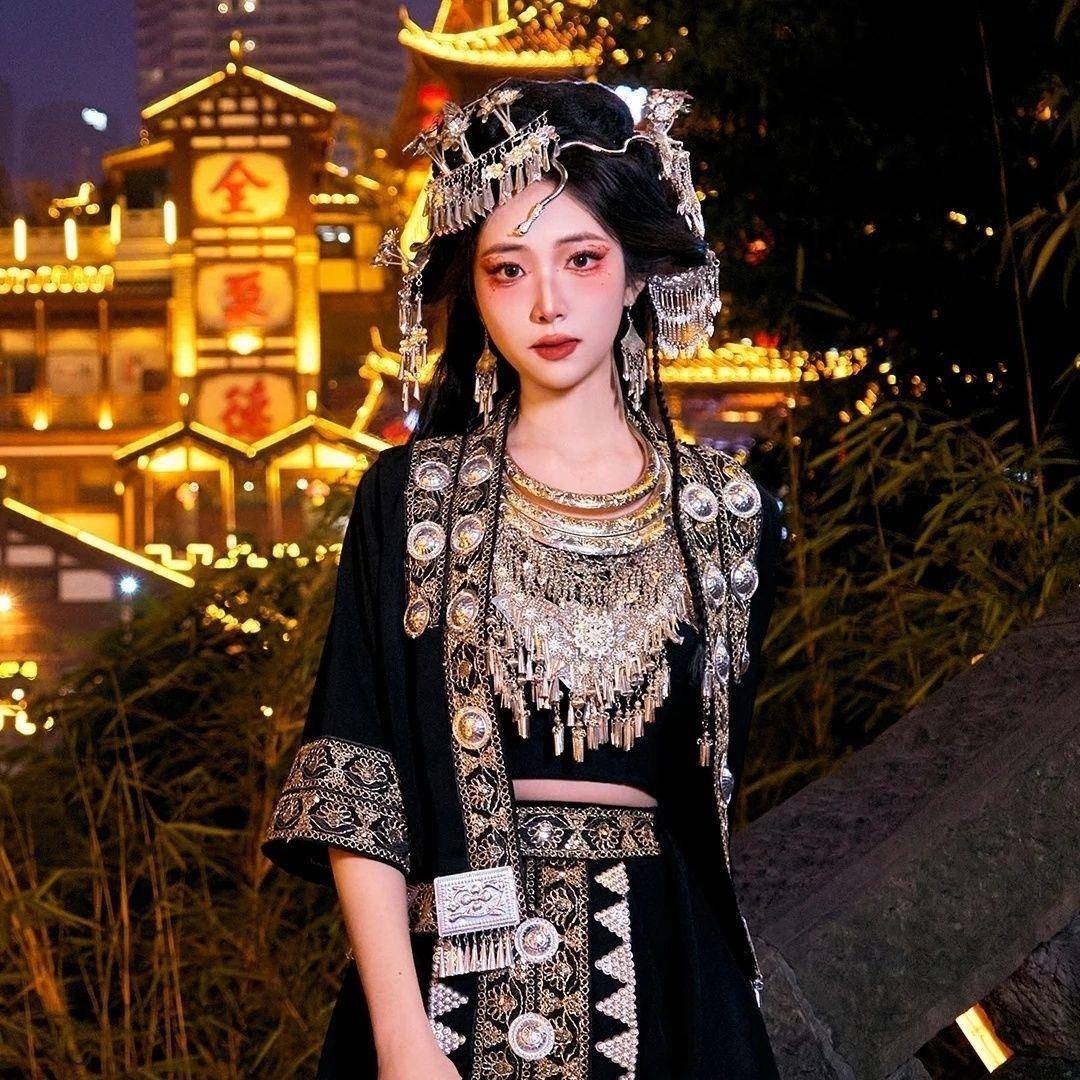 6843026新款2贵州苗寨苗族服装云南少民族服饰异风域公数主旅拍套