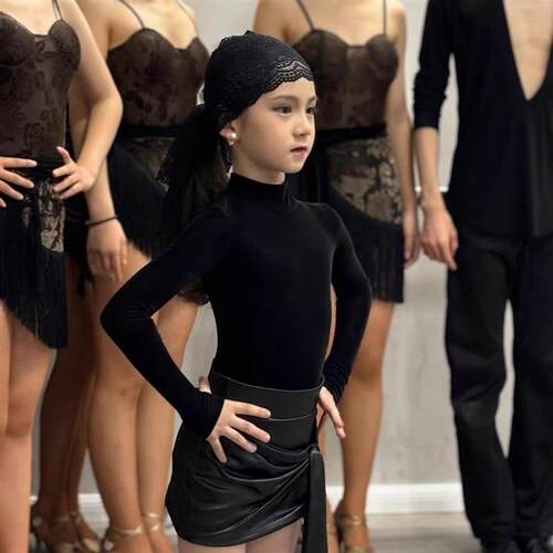 2024秋冬新款舞服少儿拉丁舞精致长袖黑色皮裙套装女童跳舞练习服