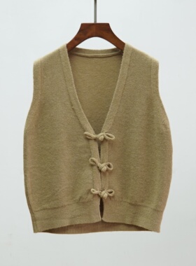 069 2025新款秋冬V领盘扣针织马甲背心女士叠穿坎肩毛衣开衫上衣