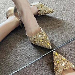 新中式婚礼金色水钻婚鞋女尖头细跟中空包头凉鞋秀禾服敬酒高跟鞋