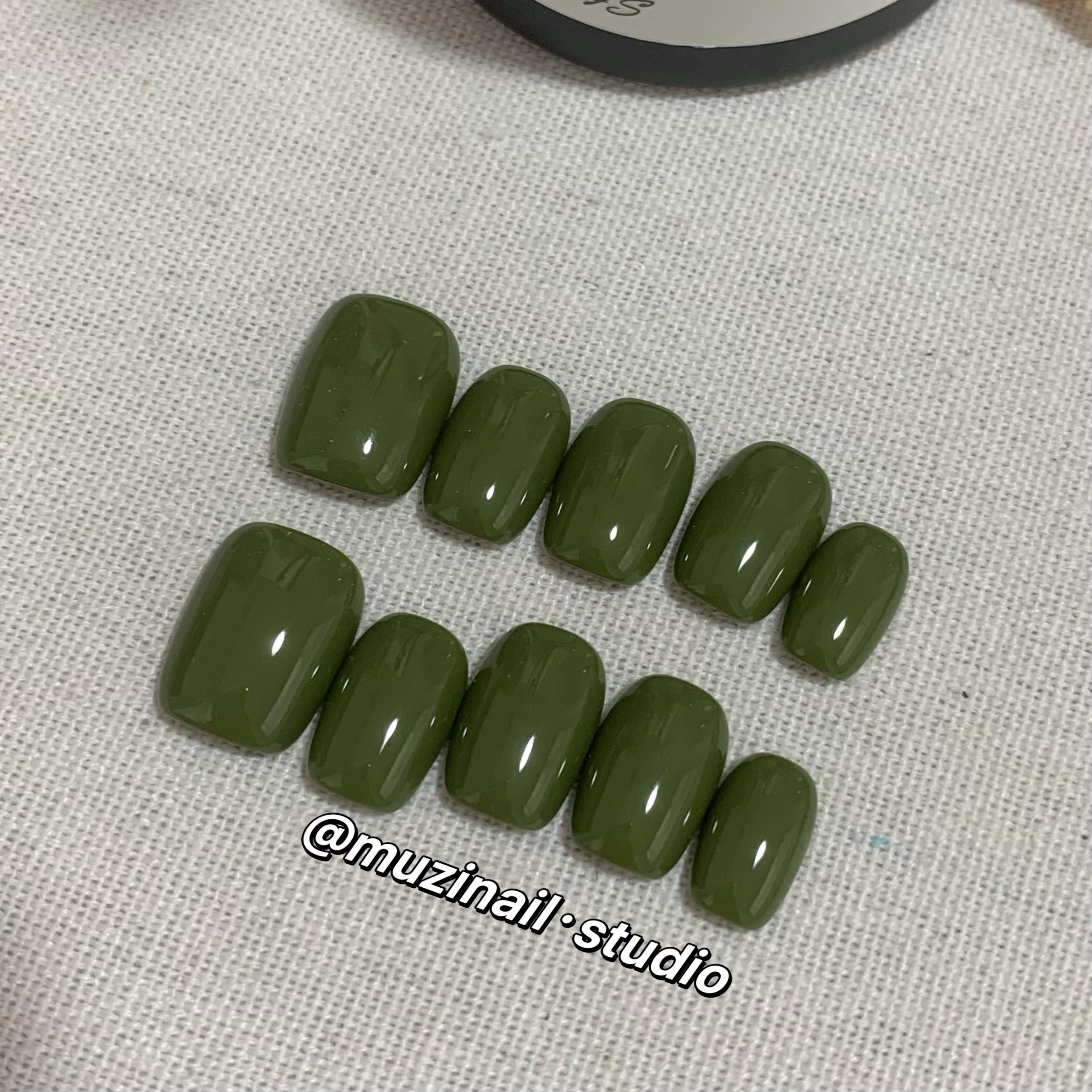 【MUZI穿戴甲】纯色绿色简约显白手工定制美甲成品短款高级感1