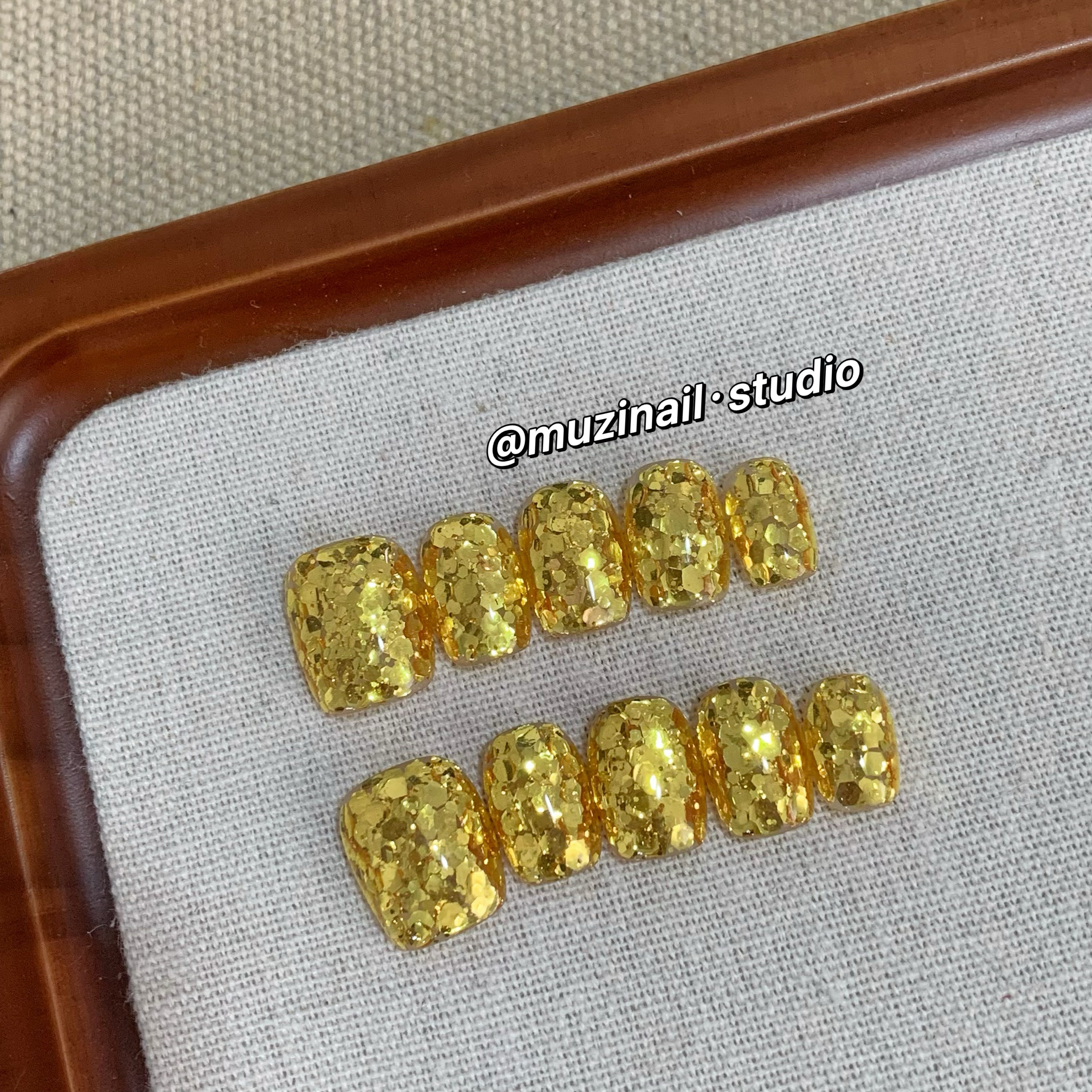 【MUZI穿戴甲】金色亮片手工定制小众ins美甲短甲堆钻美甲显白