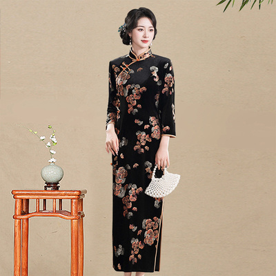 紫色丝绒妈妈国风中式长款旗袍