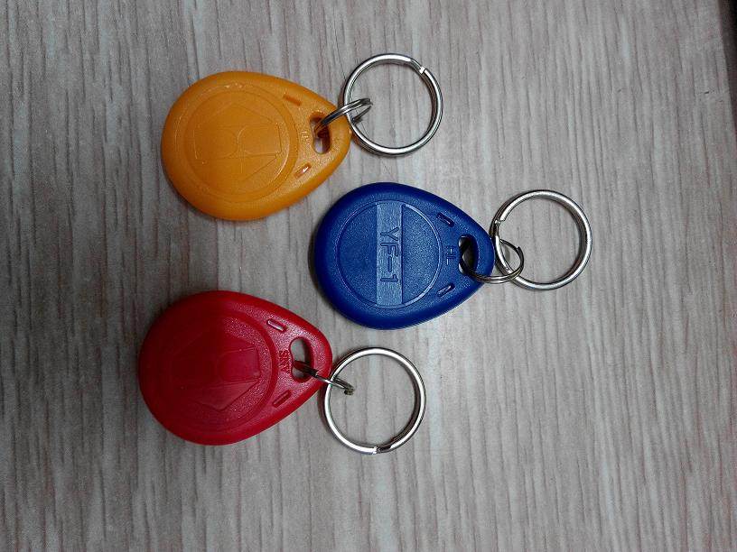 频率id125k电子感应复制钥匙卡扣  可反复擦写拷贝  空白锁匙卡扣