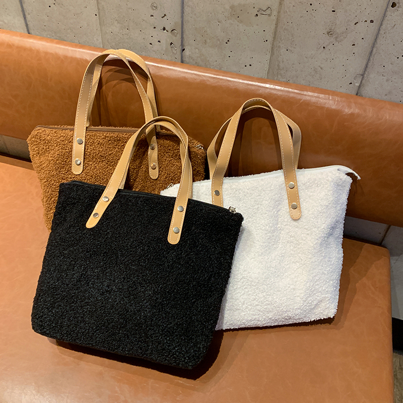 New simple Plush portable shoulder bag