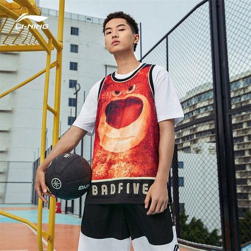 李宁迪士尼联名草莓熊比赛球服