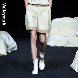 初荨 山谷少年原创设计 复古时髦压皱做旧PU皮撞色宽松潮流男短裤