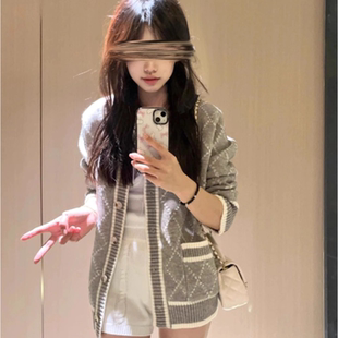 设计感菱格毛衣外套女春秋韩系灰色慵懒高级感中长款开春针织开衫
