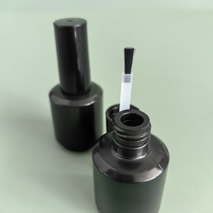 黑色白色避光甲油胶瓶塑料空瓶15ml指甲油HDPE精油瓶分装瓶带毛刷