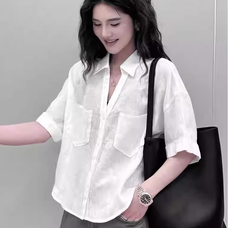 小个子薄款白色短袖衬衫女款夏季2025爆款衬衣设计高级感短款上衣
