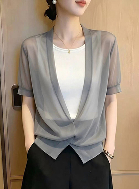 灰色V领衬衫女短袖2026夏季新款洋气减龄设计感薄款防晒衬衣上衣