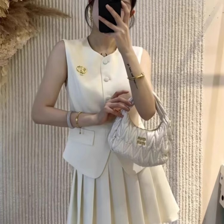 miu系穿搭藏青色学院风套装裙女夏2025新款韩版马甲百褶裙两件套