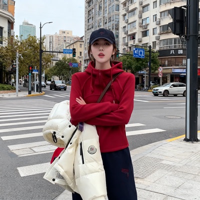 【赠送运费险】红色德绒连帽卫衣